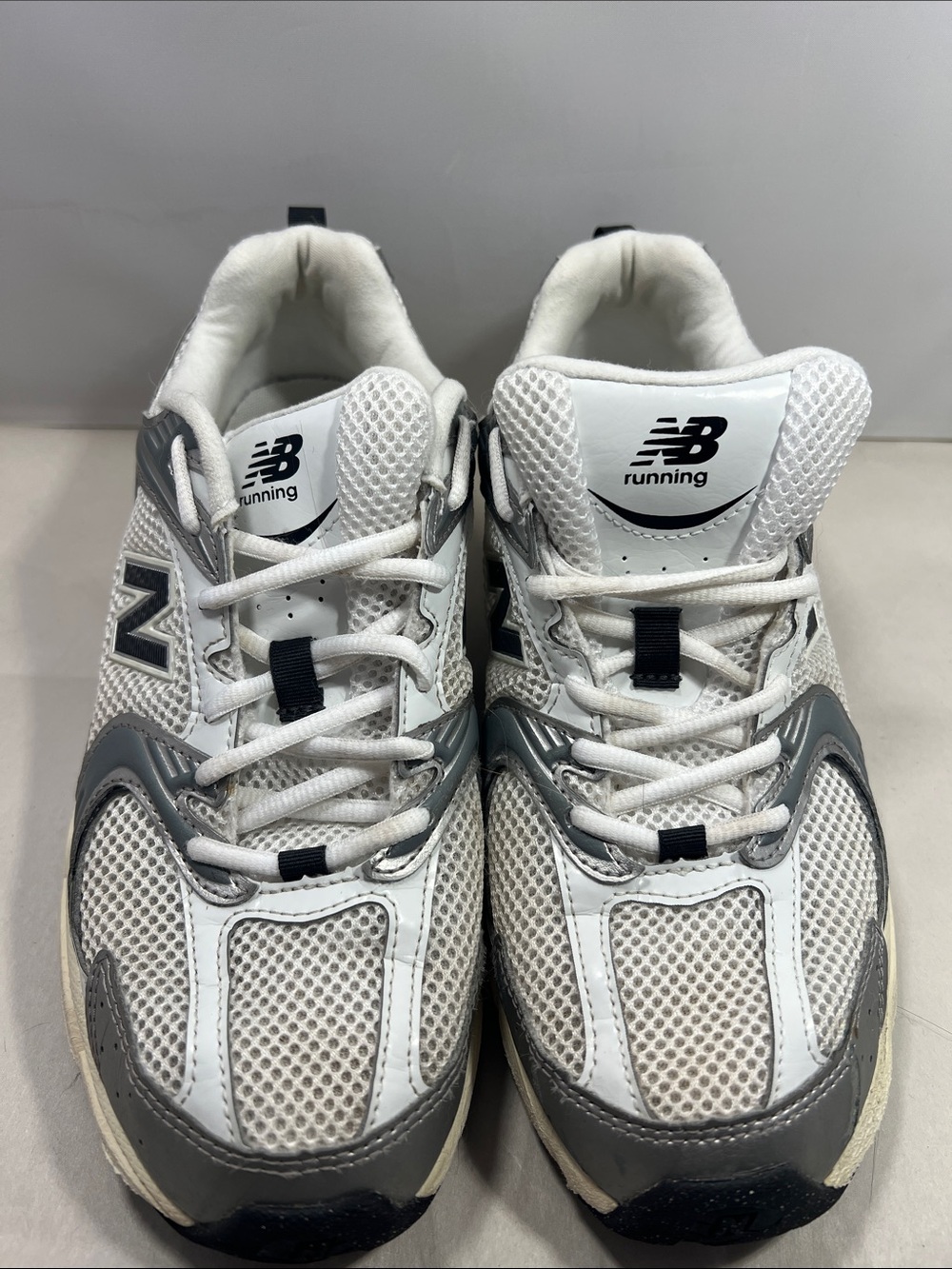New Balance  unisex White and Gray Athletic Running Shoes 530